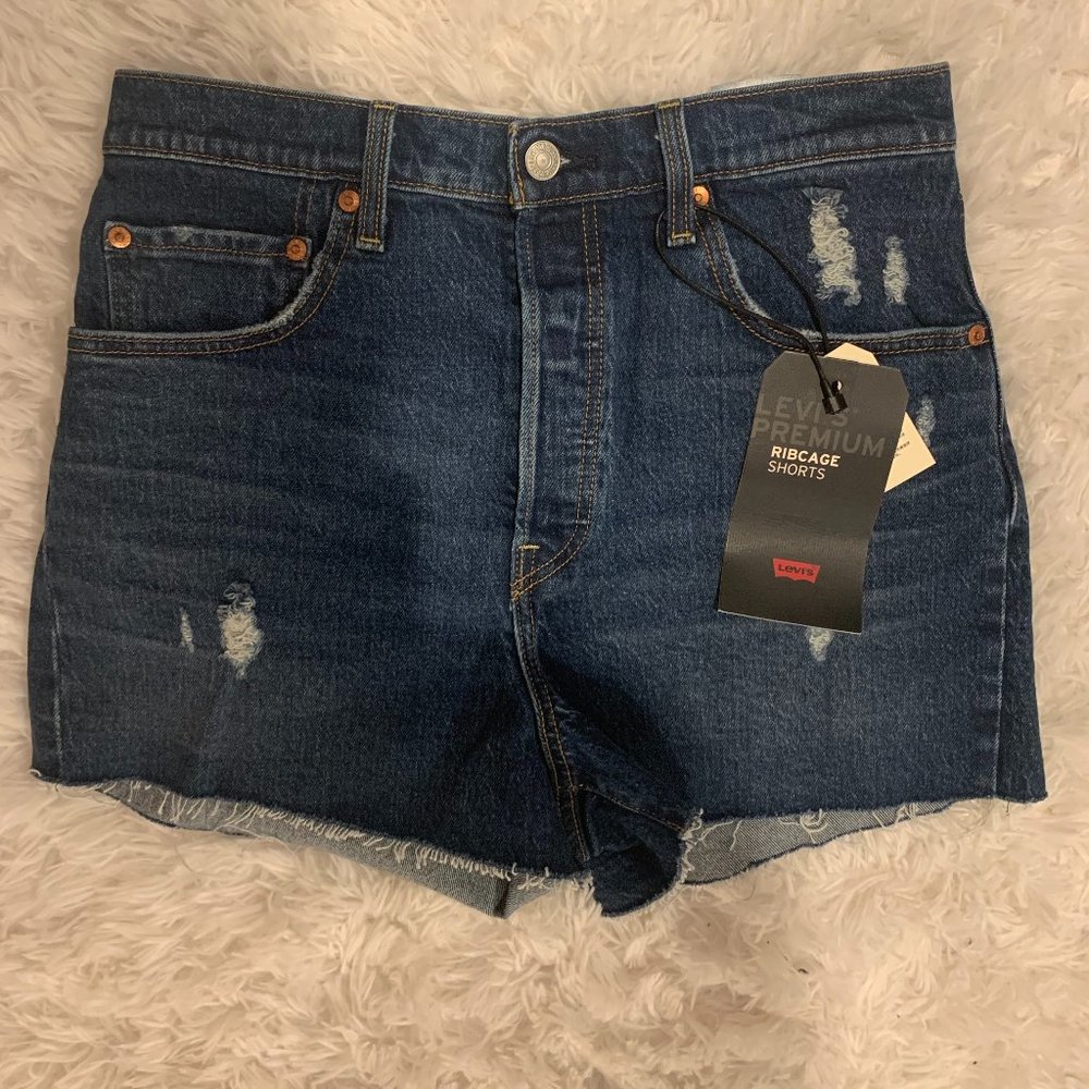 Levis Ribcage Shorts